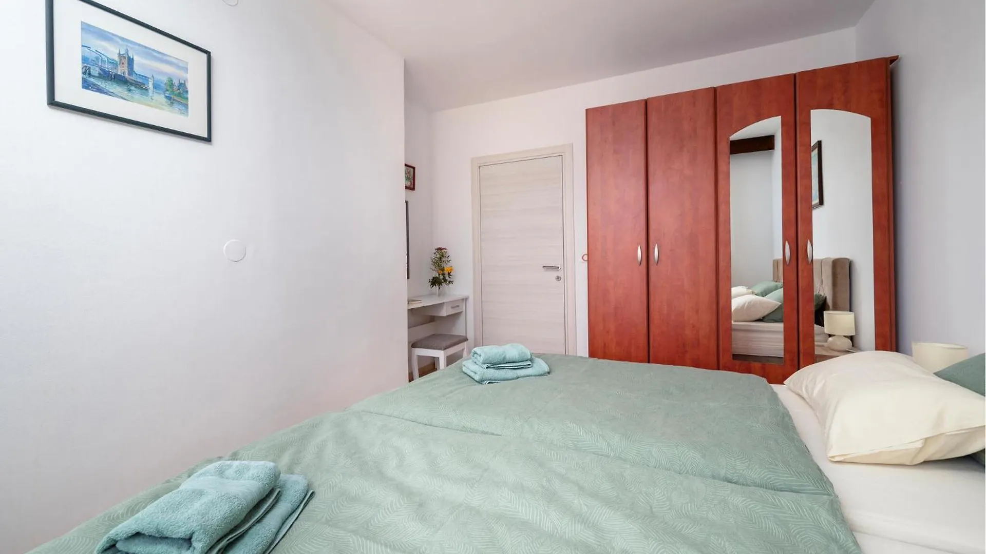 Amazing Apartment In Valbandon With Kitchen