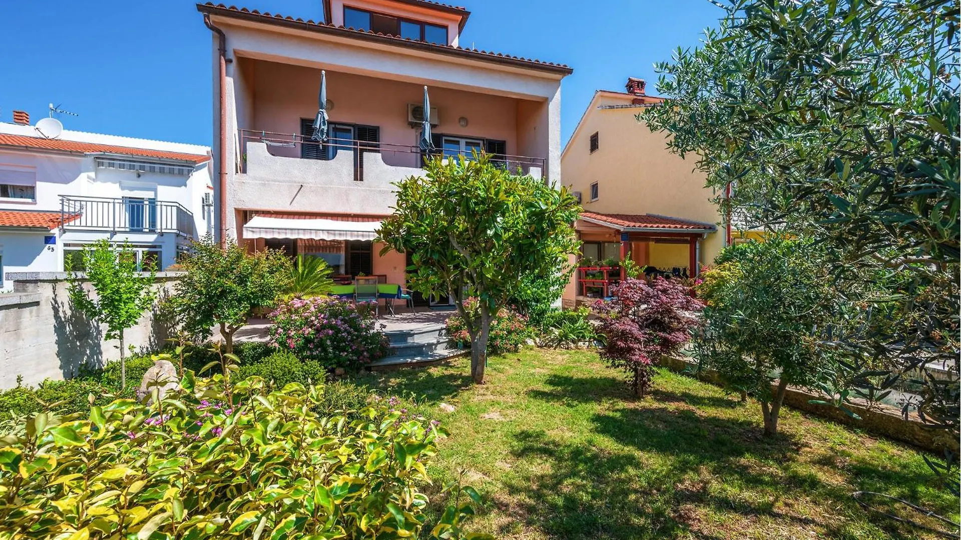 Amazing Apartment In Valbandon With Kitchen 0*,